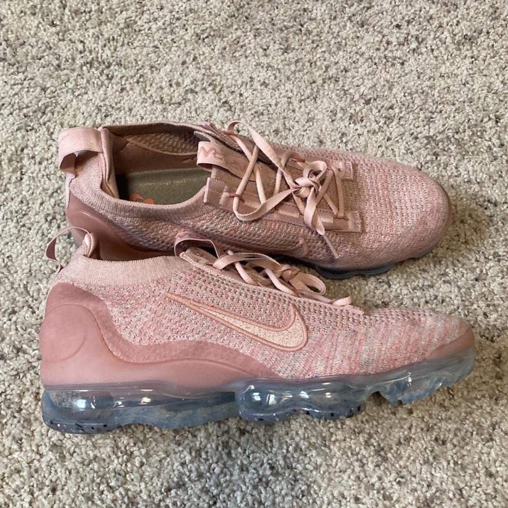 Nike Air VaporMax Flyknit 2021 Pink Oxford 2022 DJ9975-600 Women’s Size 11.5